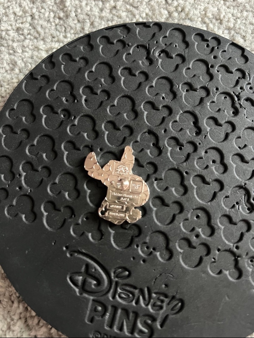 Disney Stitch Easter Pin - Picture 2 of 2
